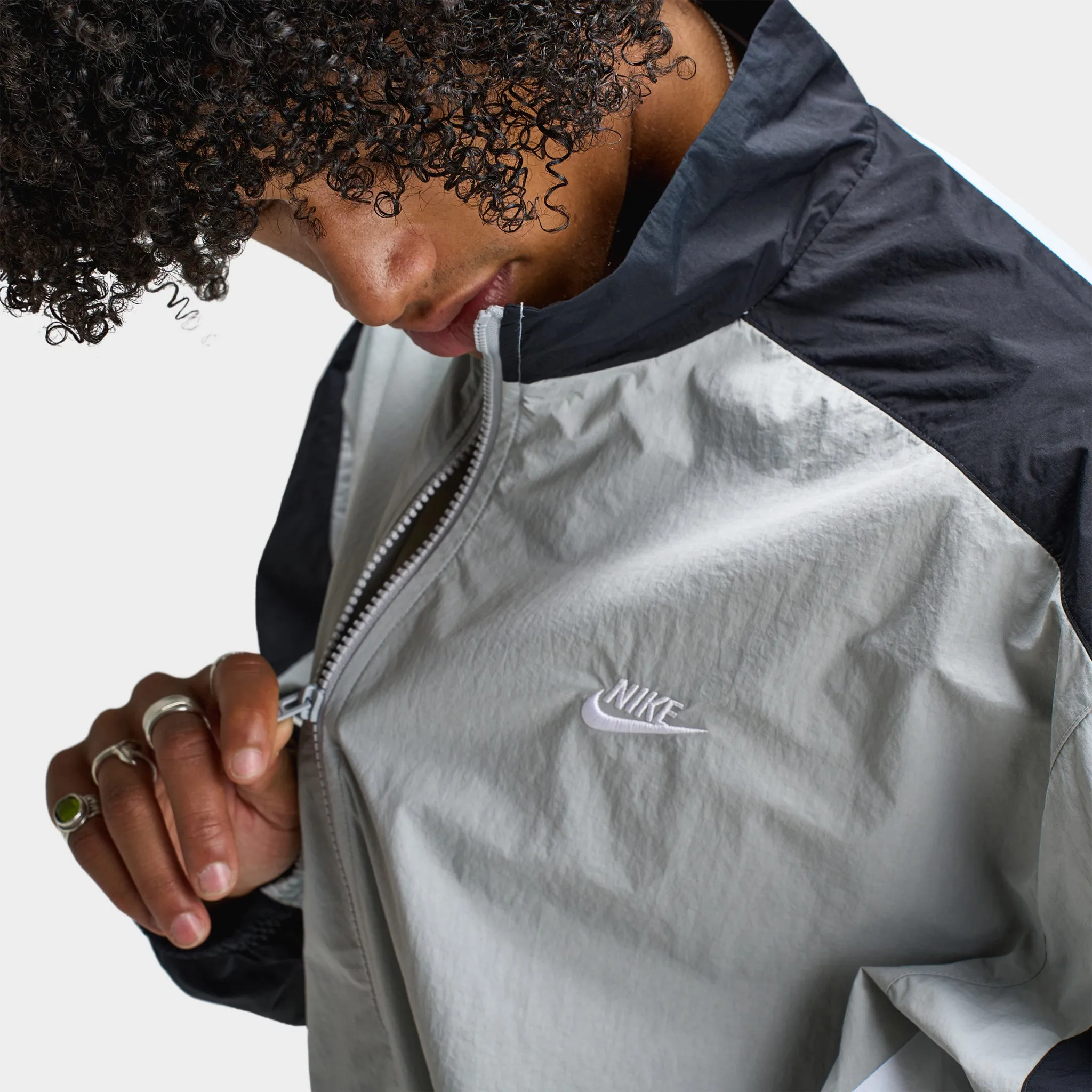 Nike Club Woven Track Jacket OS Lt Smoke Grey / Black - White