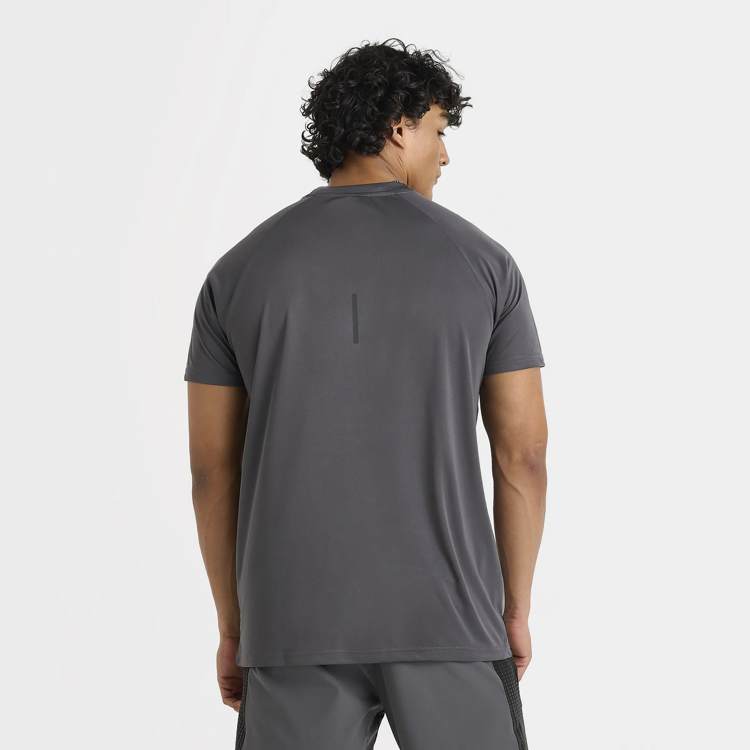 Sonneti Elbrus Graphic T-Shirt / Turbulence